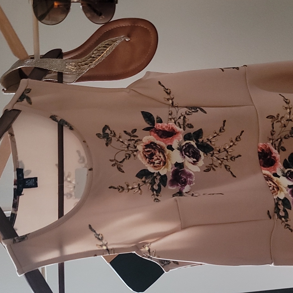 Outfit - Picture 7 of 9